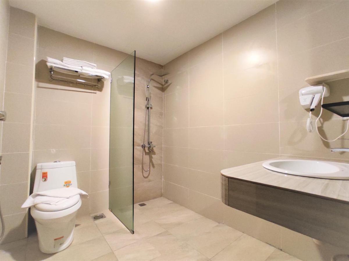 Apple Suites Hotel Sitiawan Bagian luar foto