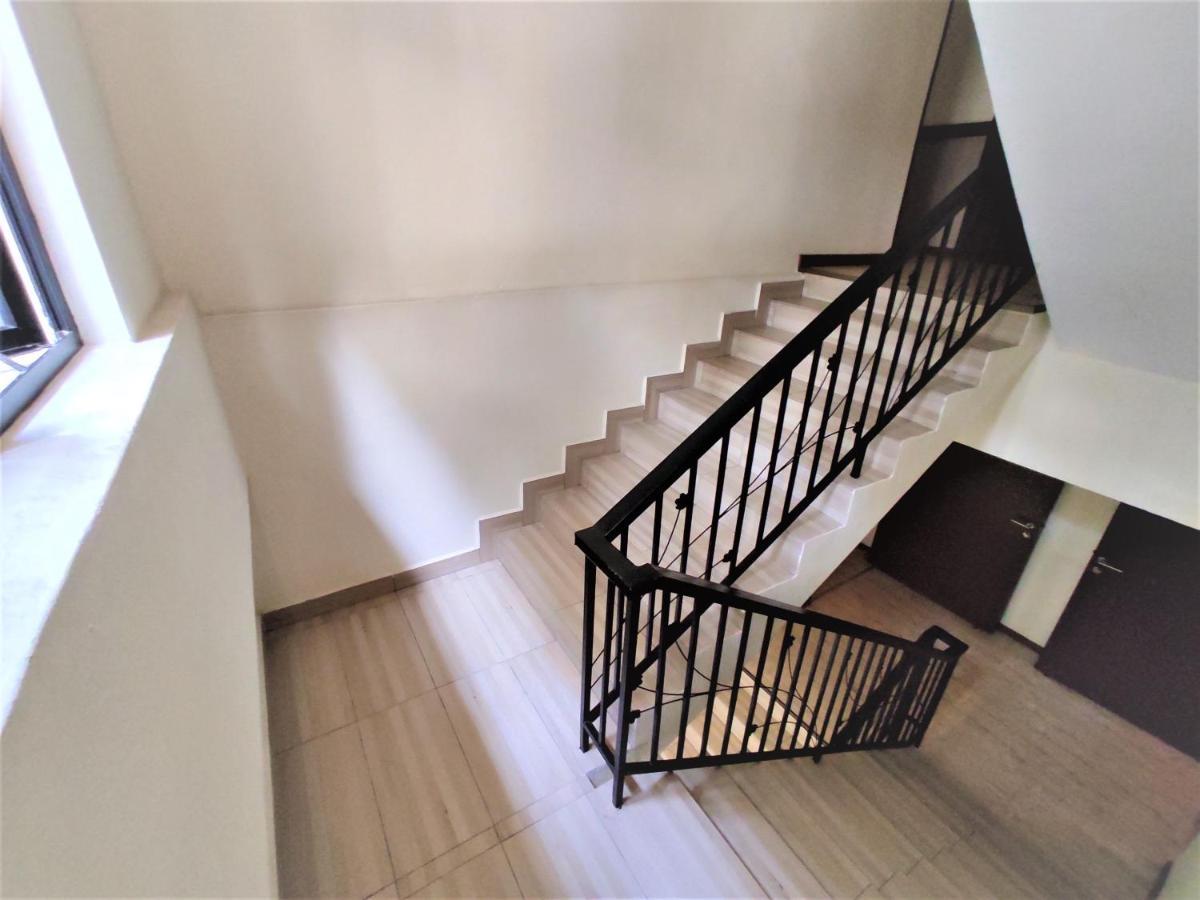 Apple Suites Hotel Sitiawan Bagian luar foto