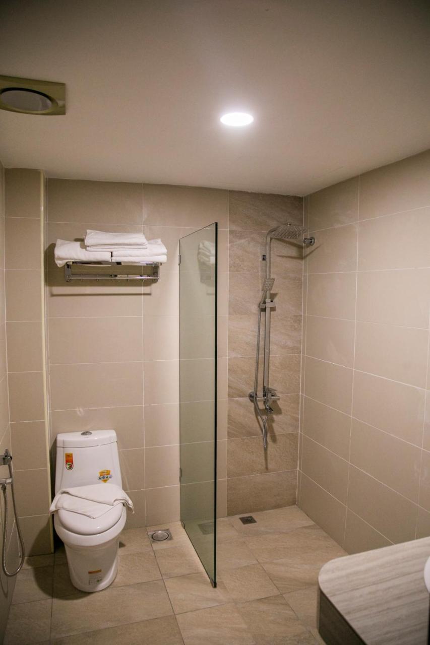 Apple Suites Hotel Sitiawan Bagian luar foto